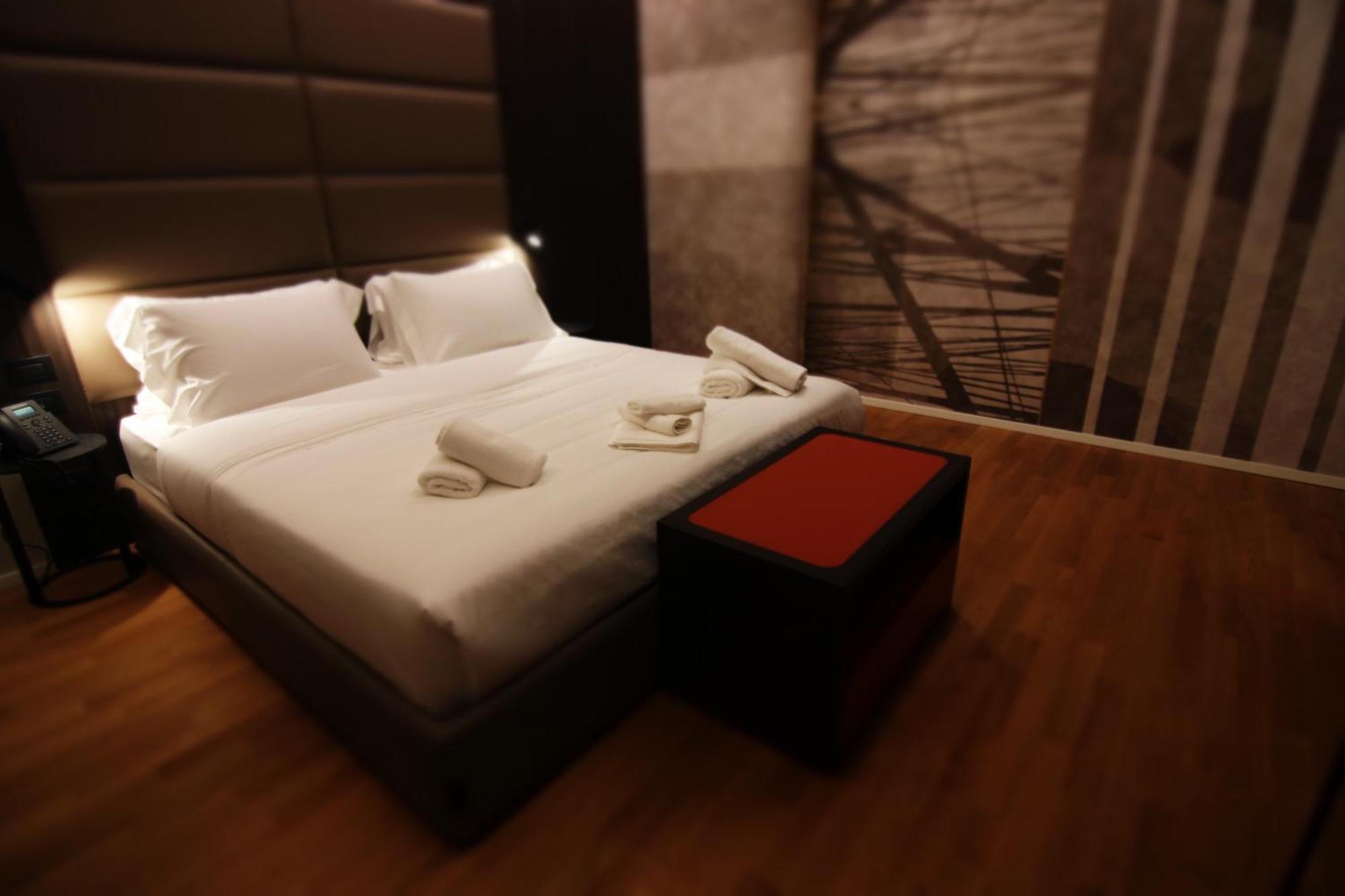 Boutique Adelar Tirana
